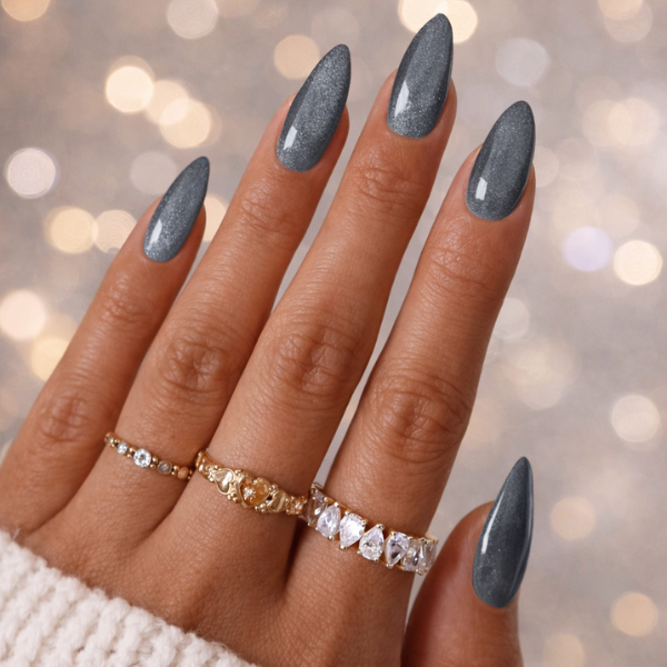 Press-on nails Silver Stardust glitter grey almond on model hands